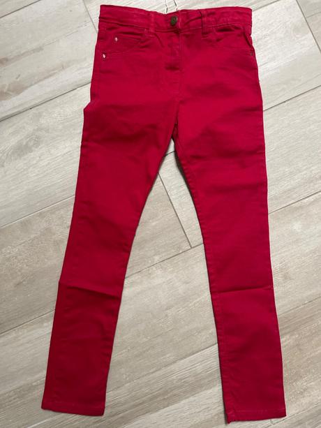 Červené slimkové rifle, dpam (du pareil au meme),134 / 140