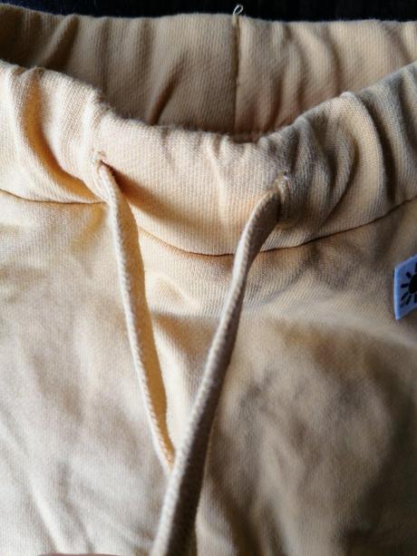 Kratasy s klobúkom, lindex,56