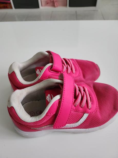 Dievčenské tenisky, 27