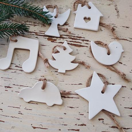 Biele vianočné ozdoby,