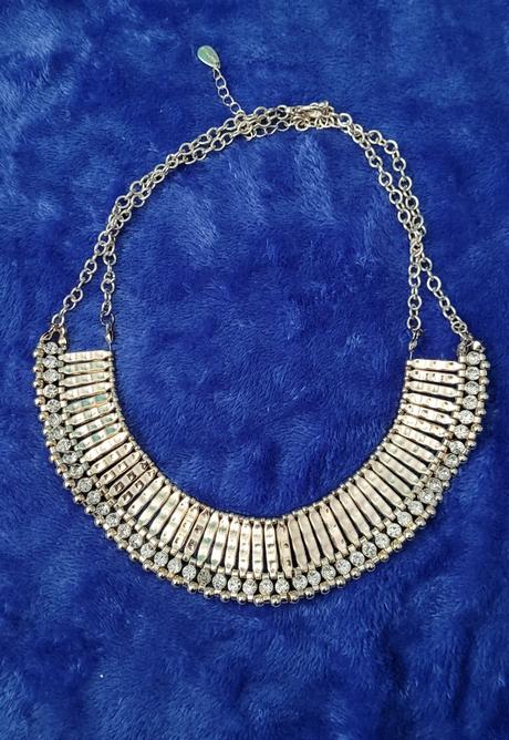 Náhrdelník elegantny, 