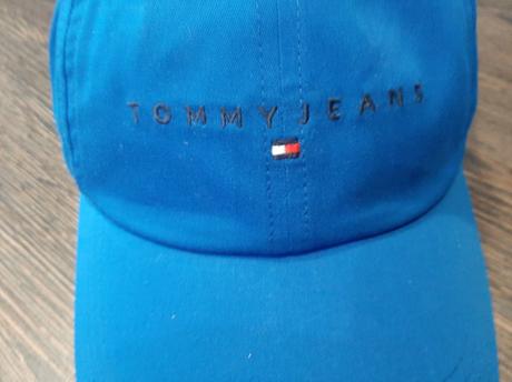 Th šiltovka s poštou., tommy hilfiger