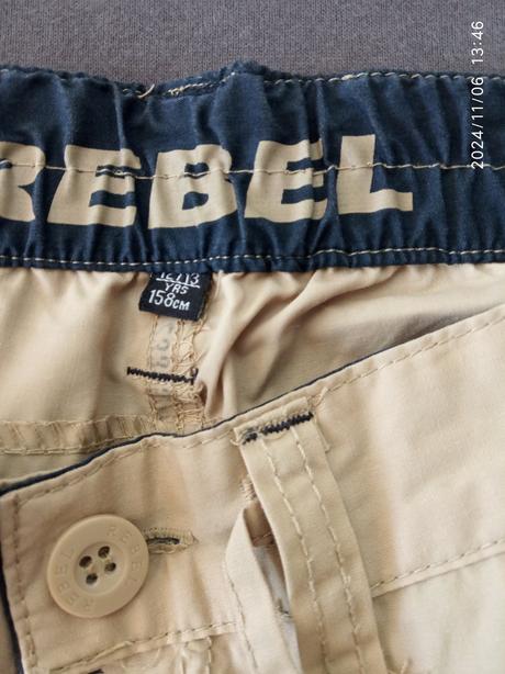 Kraťasy, rebel,158