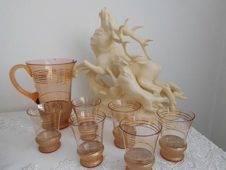 Sklo hnedasté, poháre na nožičke,poháre na limonád,