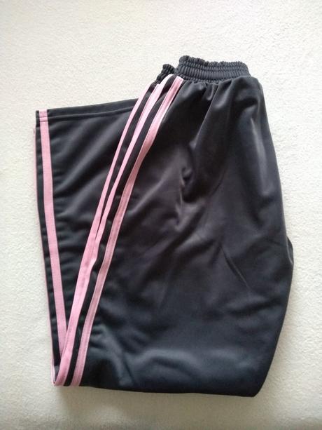 Teplejšie nohavice, 152