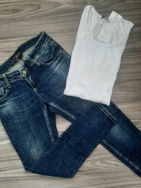 What's up jeans s/m, s