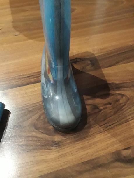 Gumáky s drakom 30-31, 30