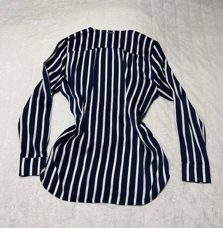 Modrobiela pásikavá blúzka zn. guess originál, guess,l / m