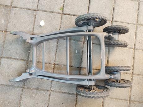 Autosedačka s podvozkom, 