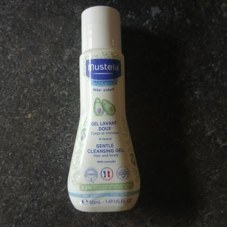 Umyvaci gel vlasy+telo nove, 