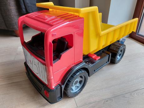 Nákladné auto s vyklapackou + kacicka, 