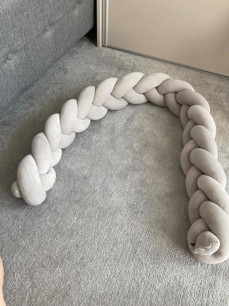 Hniezdo, dĺžka (cm): 150