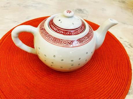 Porcelánová vianočná konvica na čaj, 