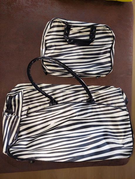 Velka kabelka + vacsia kozmetická taska, avon