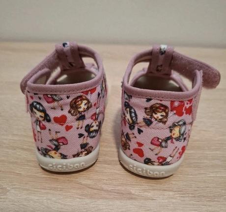Dievčenské papuče s pevnou pätou a koženou stielko, ciciban,20