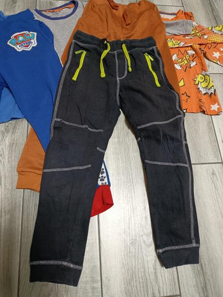 Balík do škôlky -110/116 (3x tepláky, 3x tričko ), 104–116