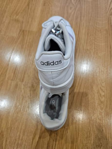 Botasky v. 40, adidas,40