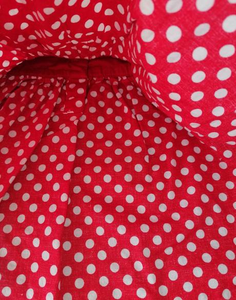 Červené bodkované saty, h&m,74