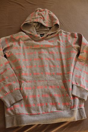 Mikina s kapucňou, 146