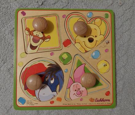 Drevené puzzle macko pooh,
