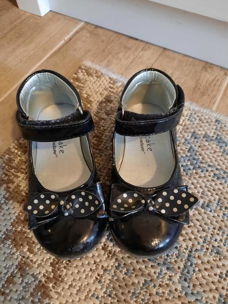 Dievčenské sandálky lakovky, 23
