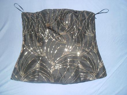 Flitrovaný sviatočný vystužený korzetík , 34