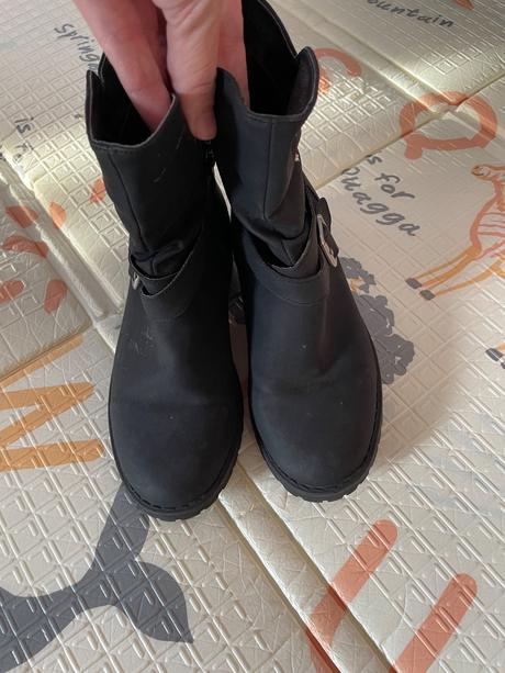 Čižmičky, lupilu,32