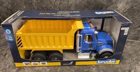 Bruder rôzne autá a doplnky - super stav, 