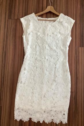 Krásne elegantne cipkovane saty reserved, reserved,m