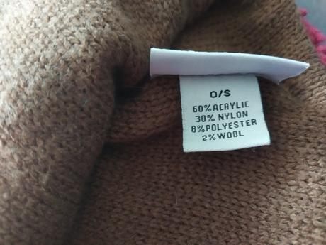 Veselá čiapka zn. steve madden - darujem, 116
