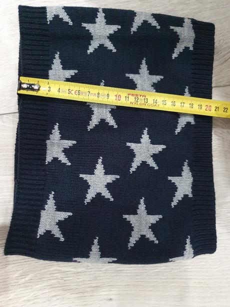 Pletený nákrčník s hviezdami, 140
