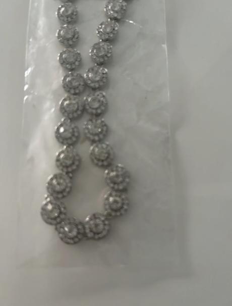 Náhrdelník s krištalikmi, 