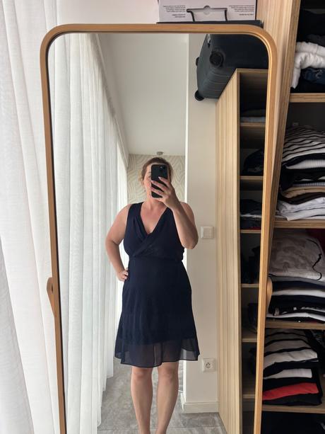 Tmavomodré šaty, m