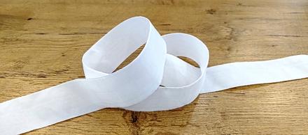Ozdobná stuha zamatová - 40 mm - biela, 