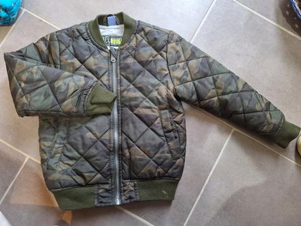 Maskáčová bomber bunda, 104