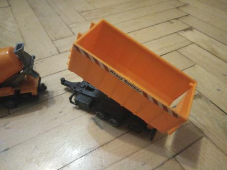 Domiesavac scania s prívesom, 