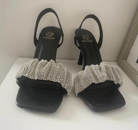 Sandalky, 38
