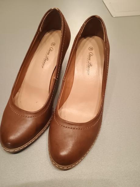 Lodičky, clara barson,38