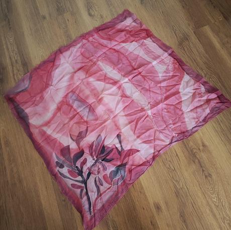 Ručne maľovaná šatka, 