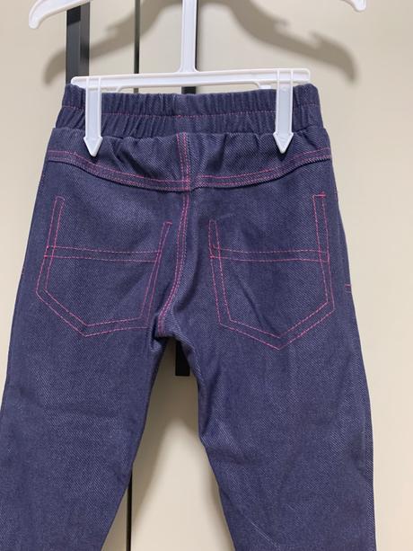 Tmavomodré legíny máša a medveď, 92