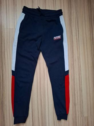 Tepláky, chapter young,146