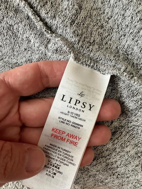 Krasny svetrik, lipsy london,140