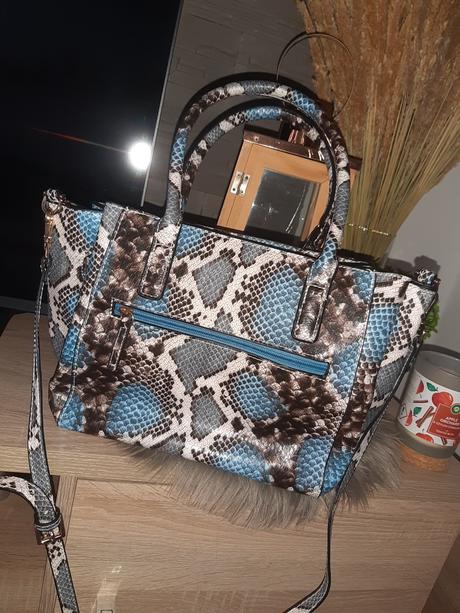 Kabelka carpisa, carpisa