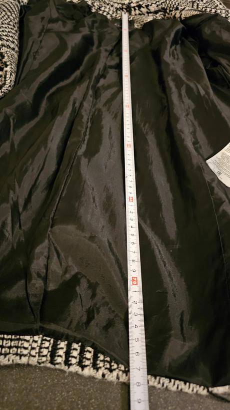 Kabát čiernobiely s kapucňou, amisu,40