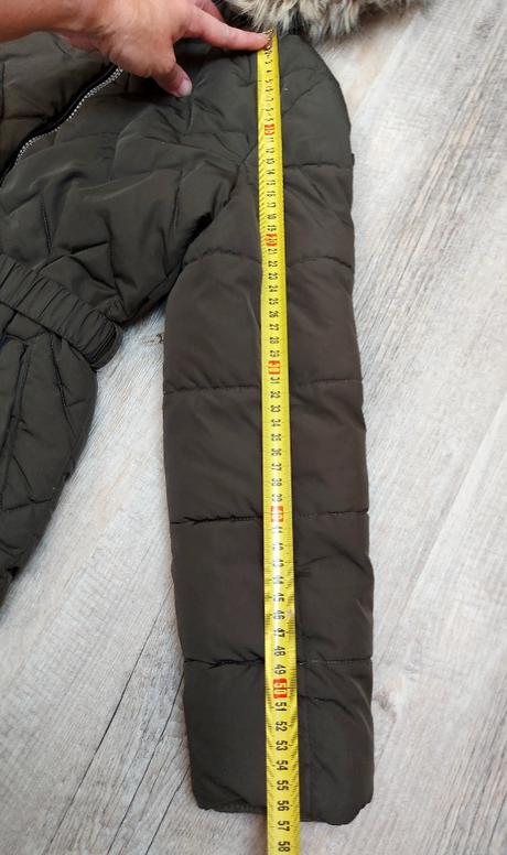 Zimná vetrovka s opaskom, 146