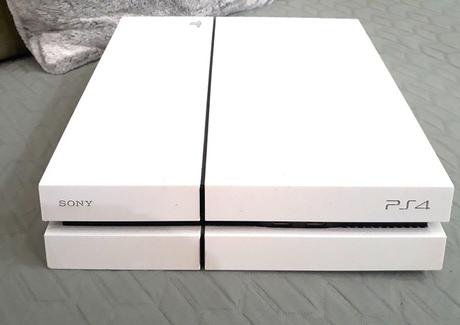 Predám playstation 4, 