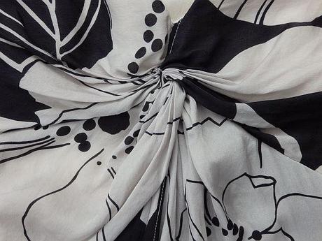 Luxusné hodvábne šaty, s