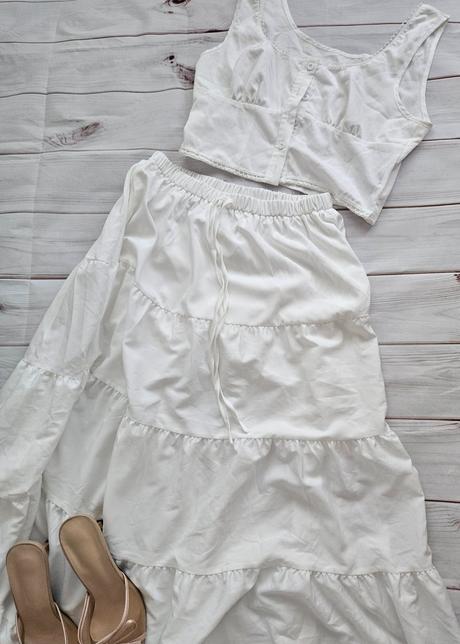 Krásny komplet sukňa + topík, 38