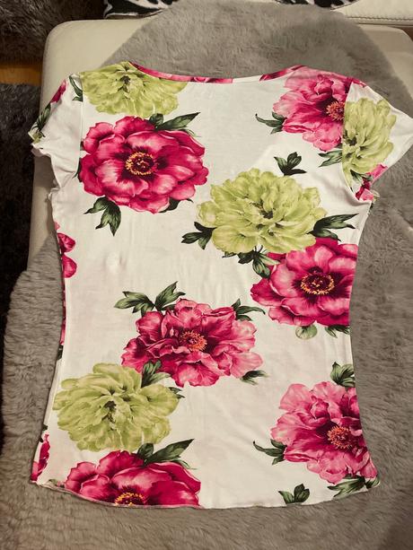 Nádherne kvetinové tricko, s