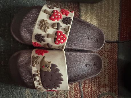 Sada 3topanok v35, skechers,35